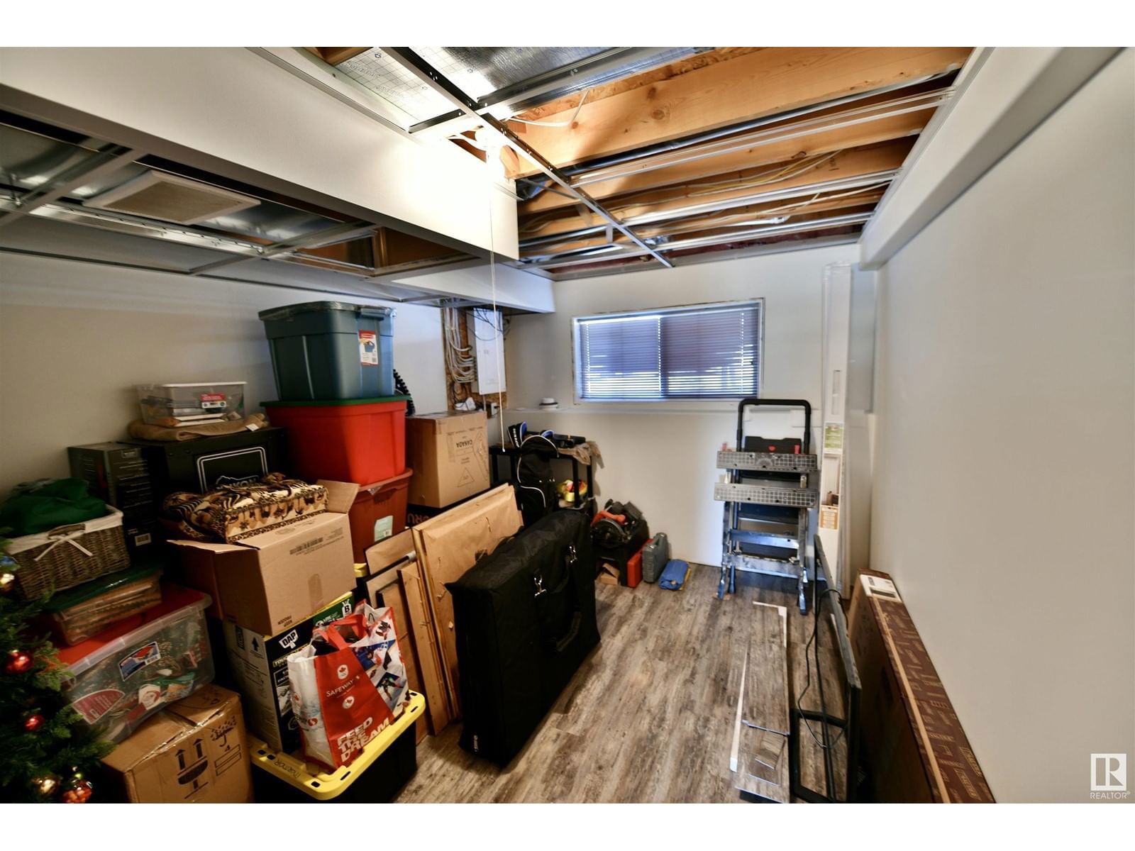5230 55 AV Image 23