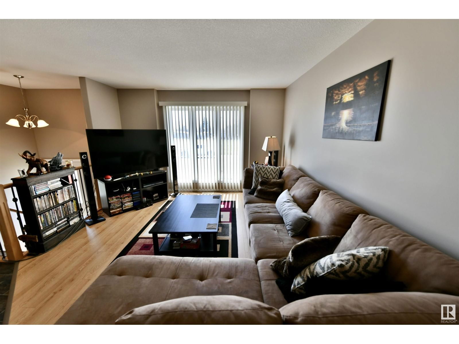 5230 55 AV Image 6