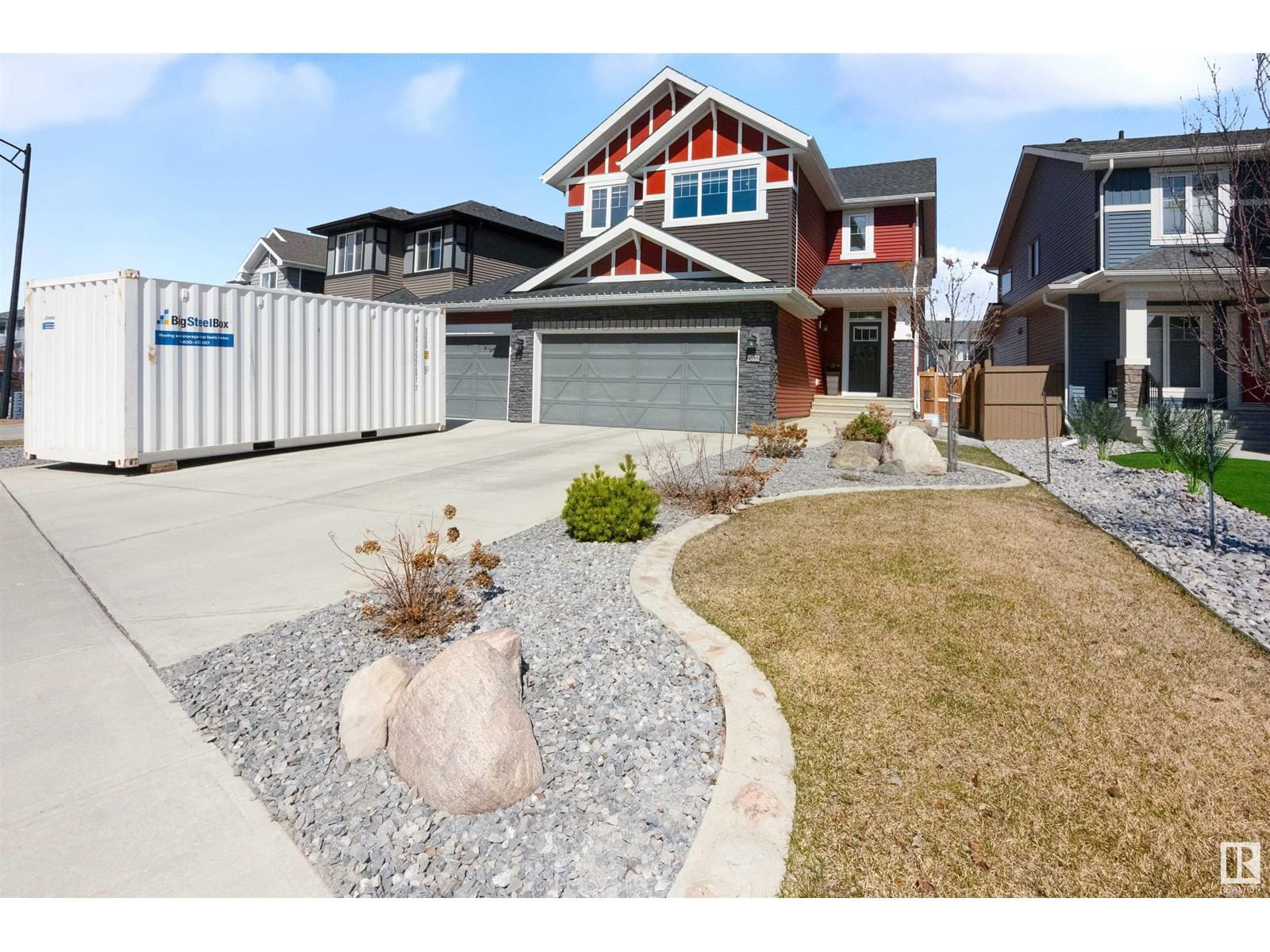 SW - 15632 14 AV Image 2
