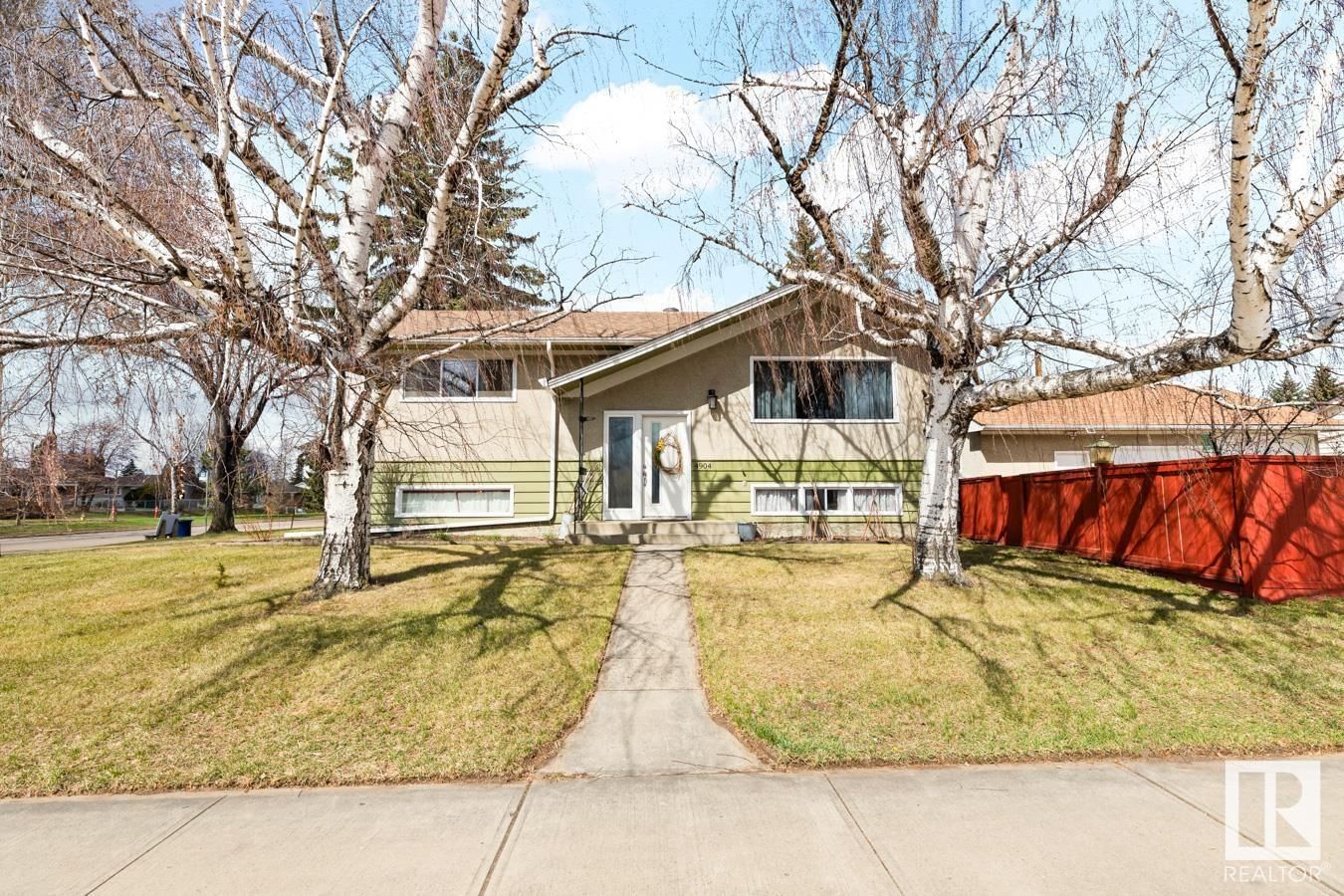 NW - 4904 104A AV Image 2