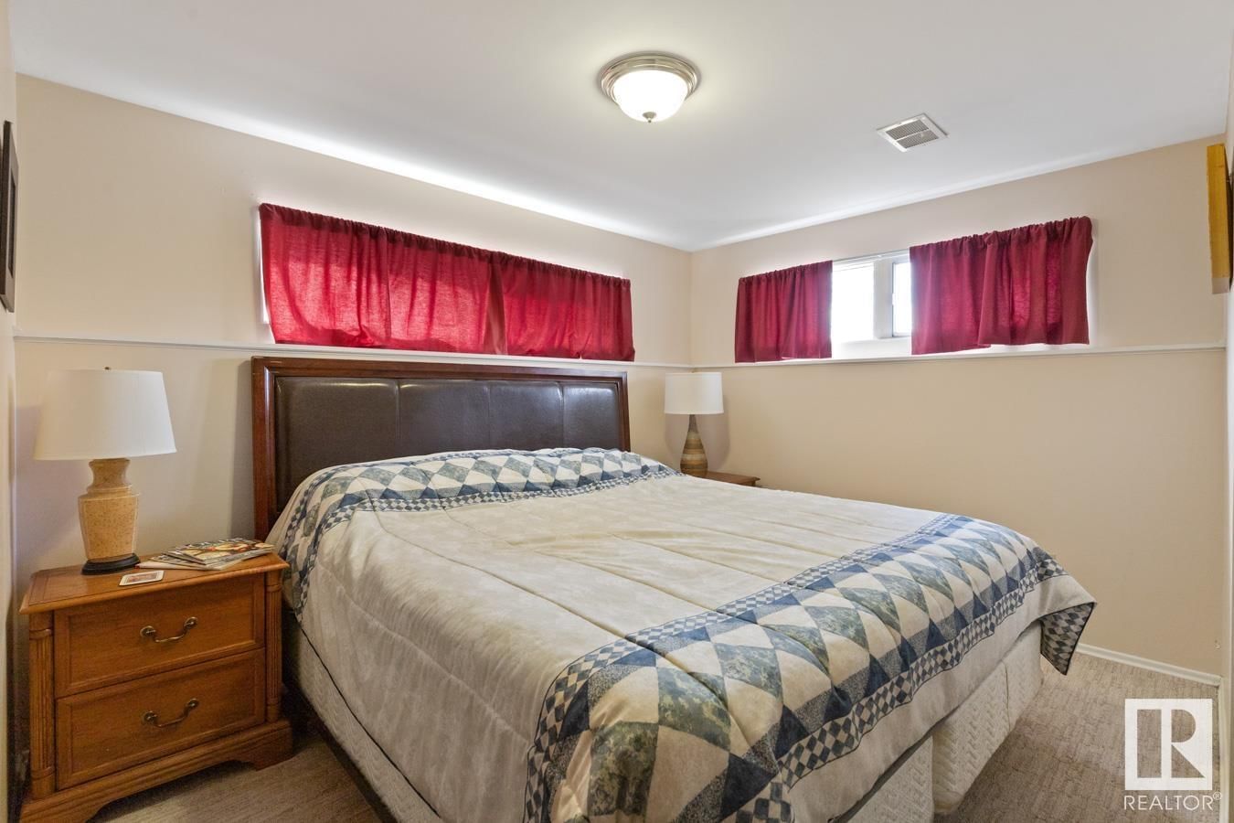 NW - 4904 104A AV Image 28