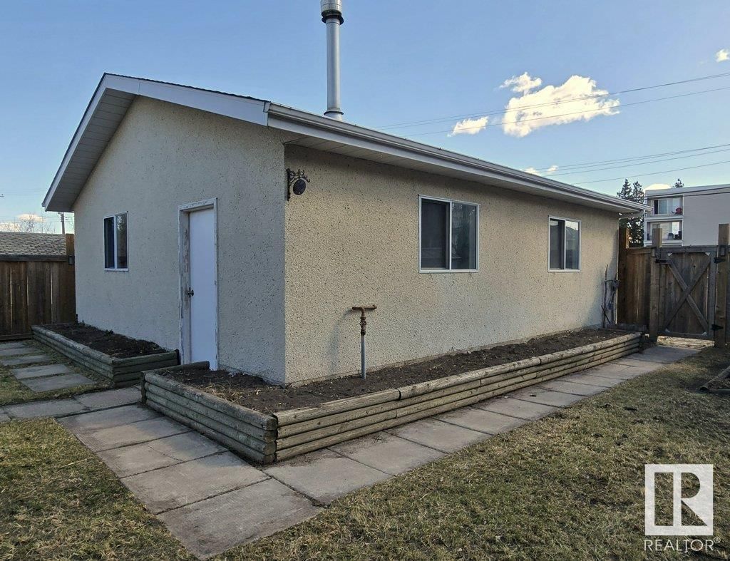 4503 48 ST Image 11