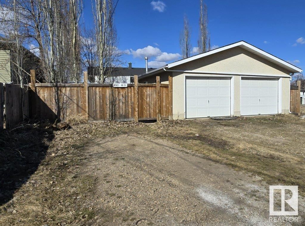 4503 48 ST Image 12