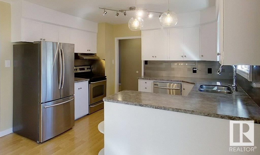 4503 48 ST Image 22