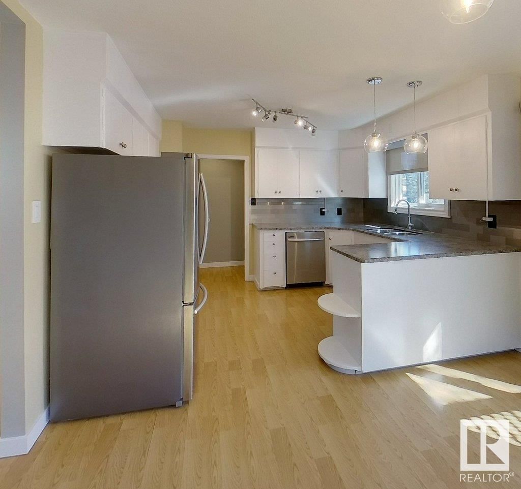 4503 48 ST Image 28