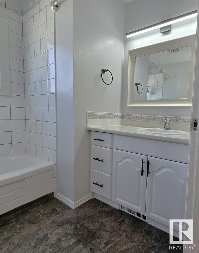 4503 48 ST Image 39