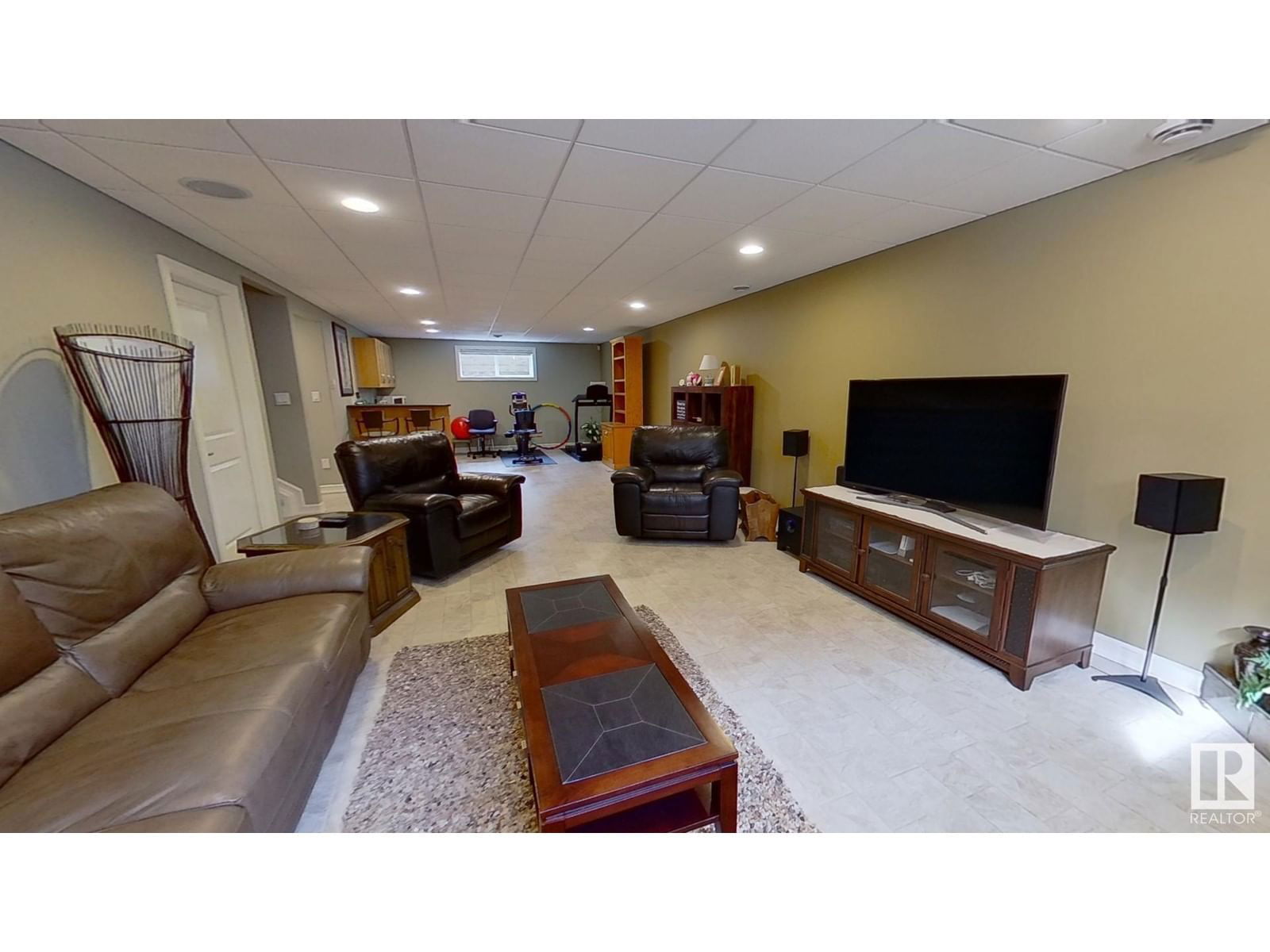 928 THOMPSON PL Image 15