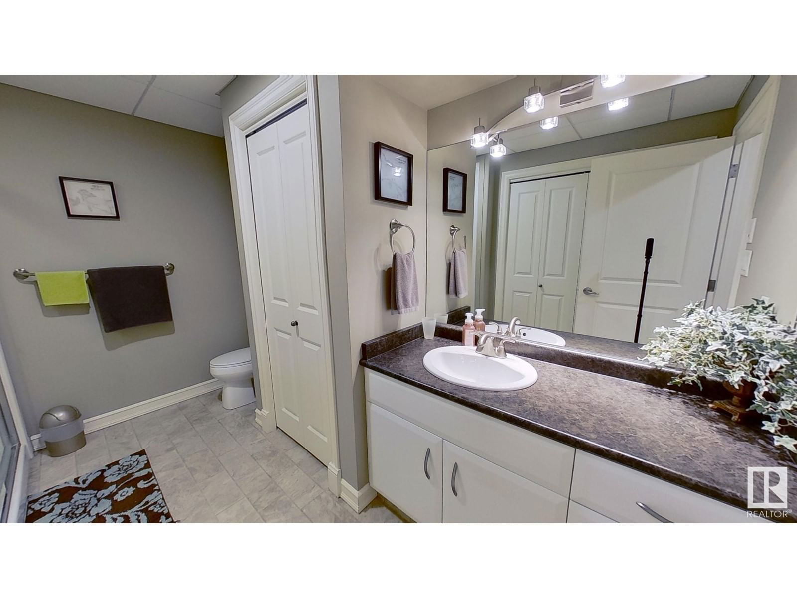 928 THOMPSON PL Image 17