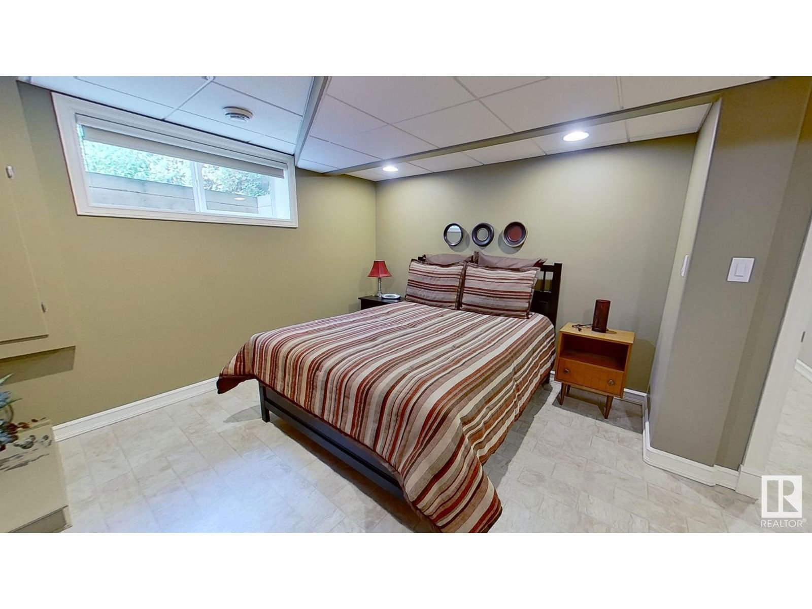 928 THOMPSON PL Image 18