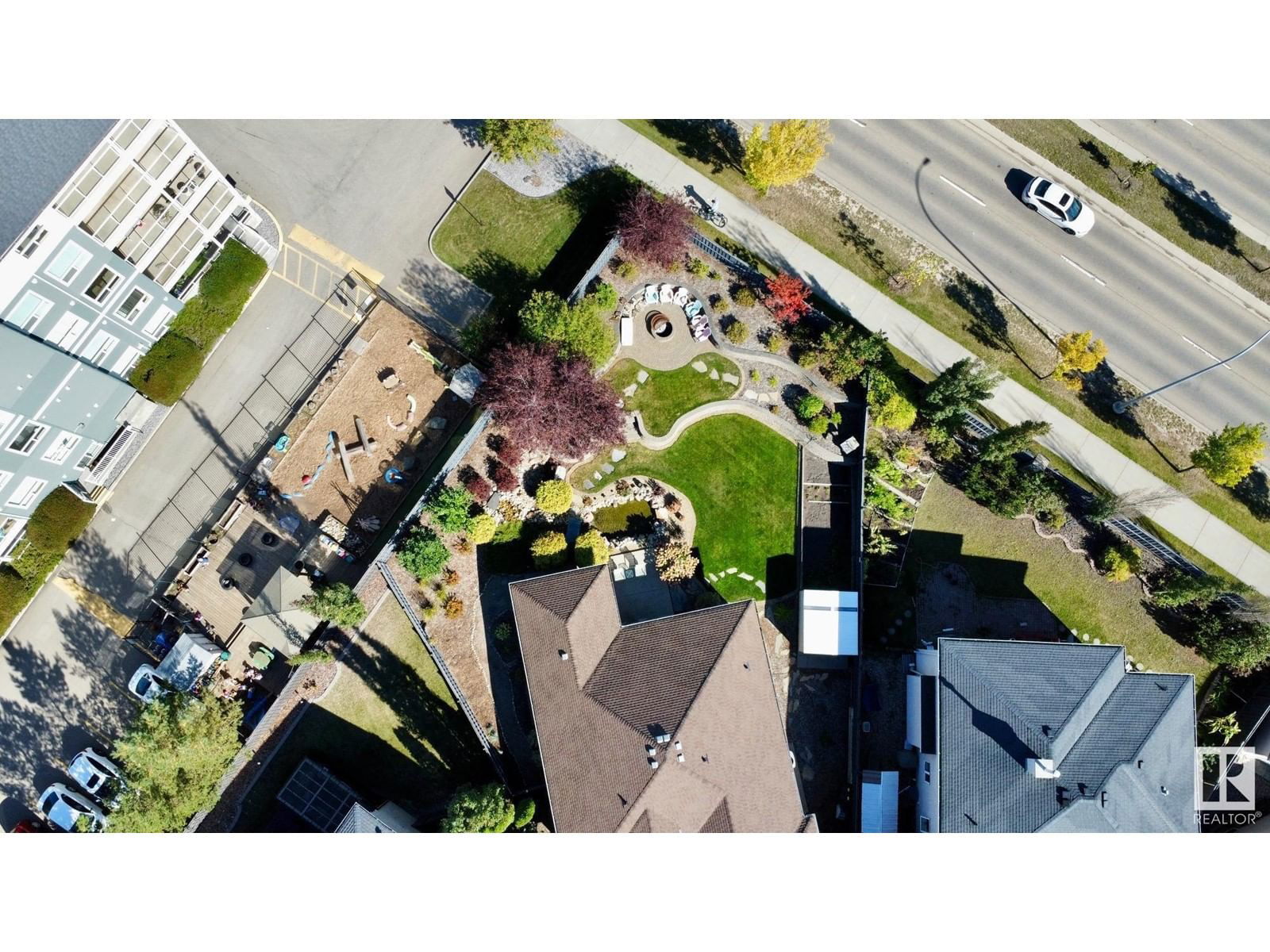 928 THOMPSON PL Image 22