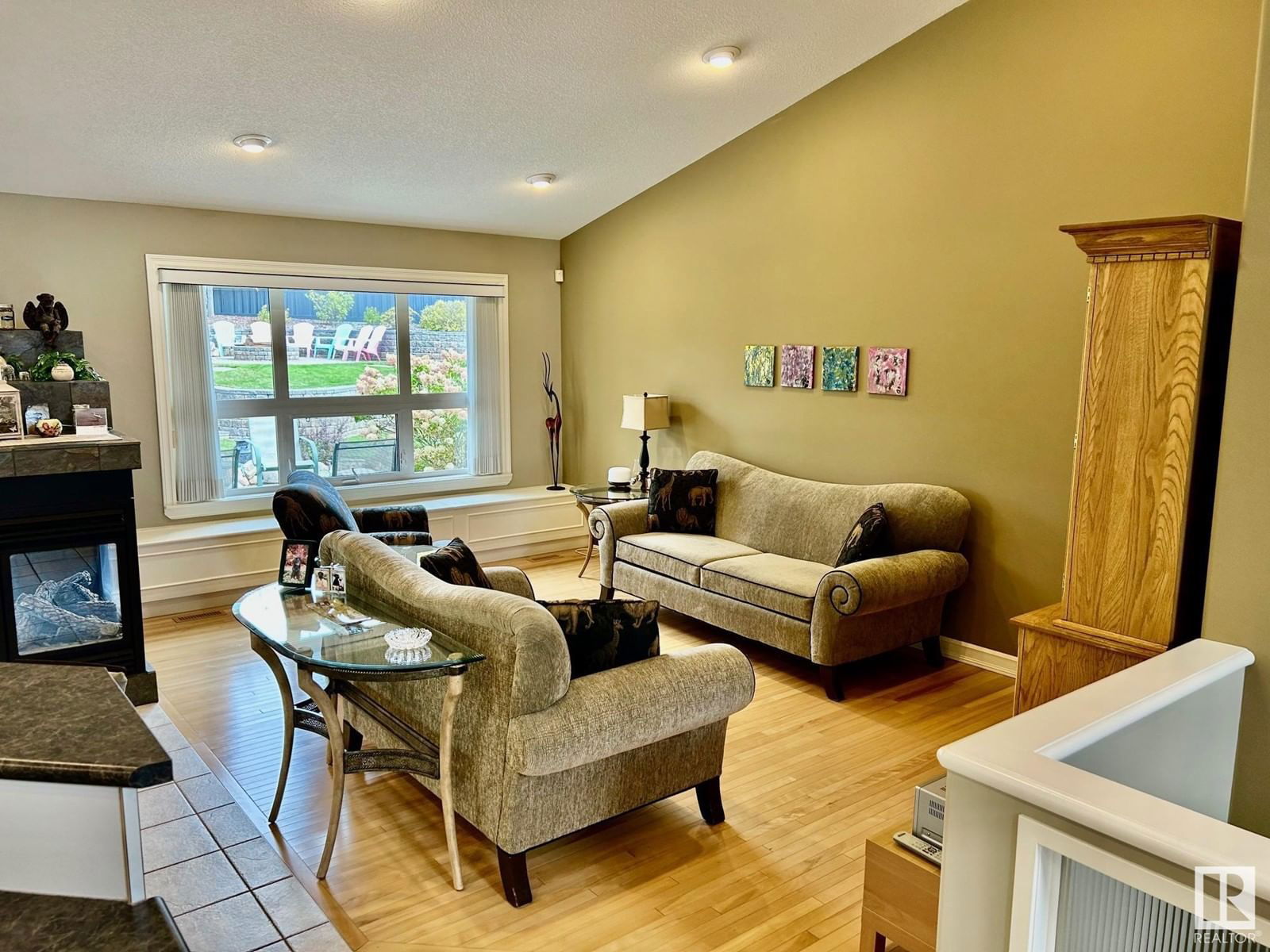 928 THOMPSON PL Image 3