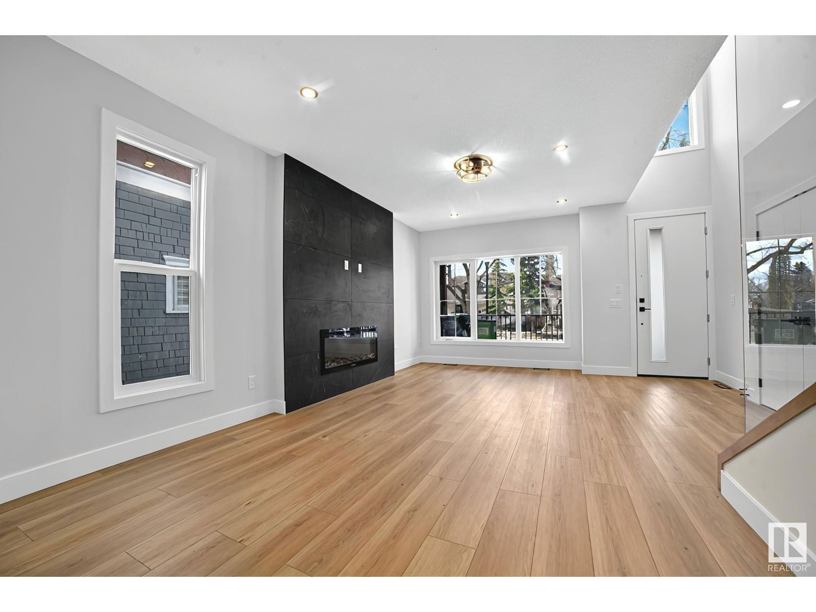 11017 125 ST Image 13
