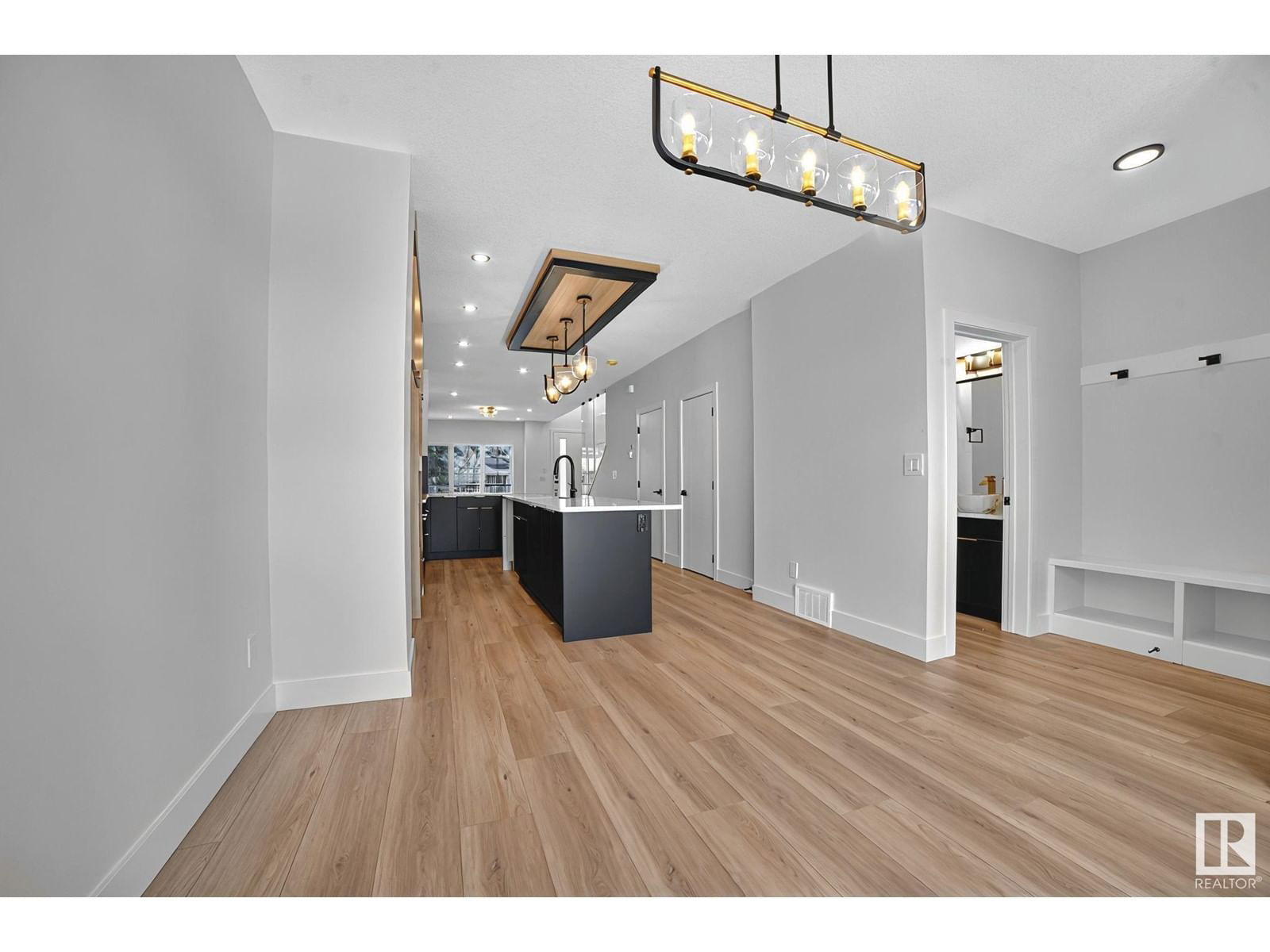 11017 125 ST Image 28