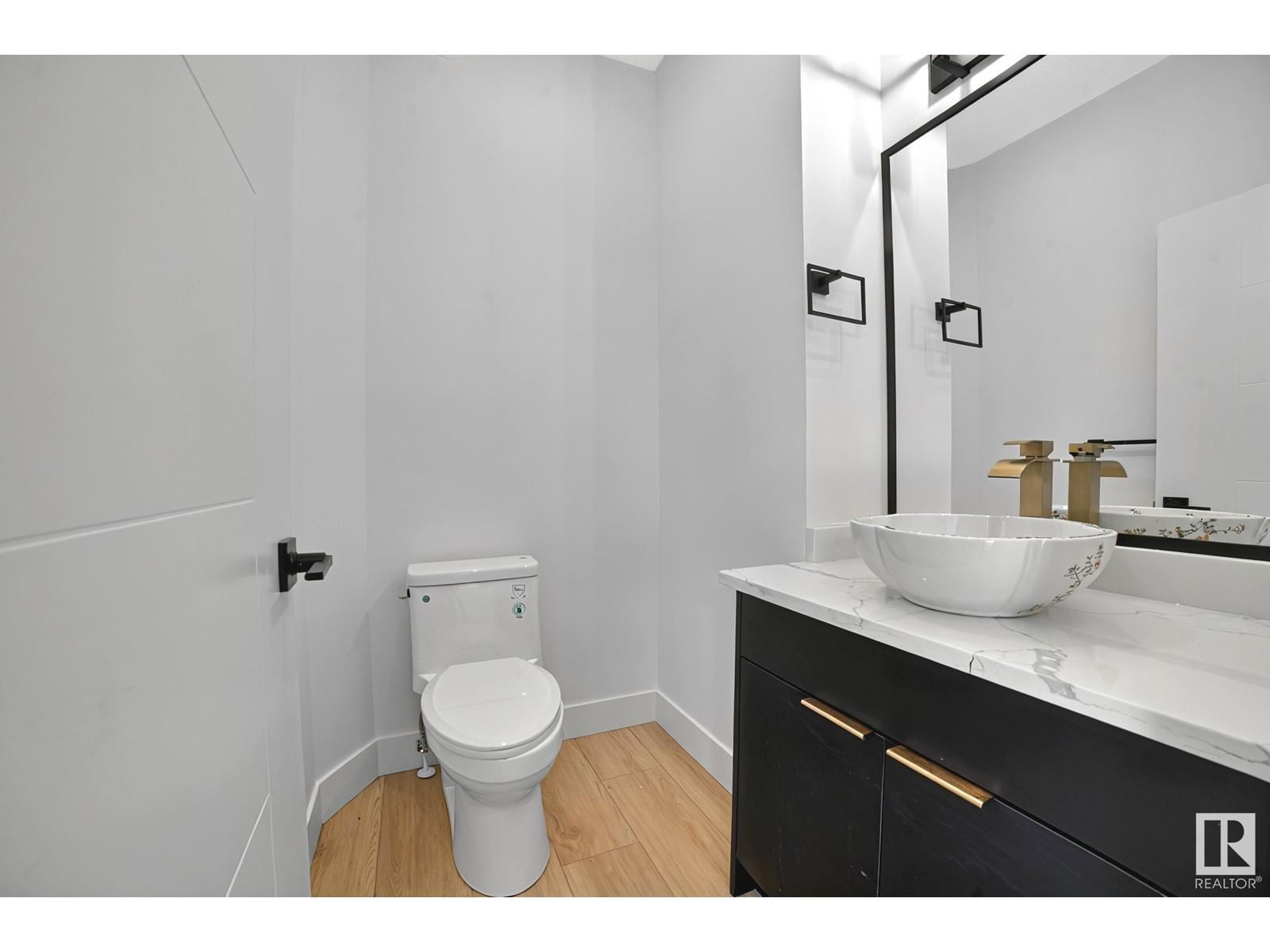11017 125 ST Image 31