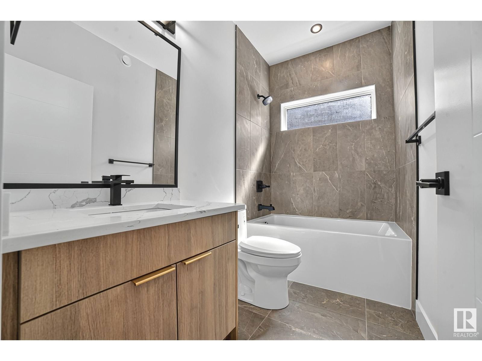11017 125 ST Image 34