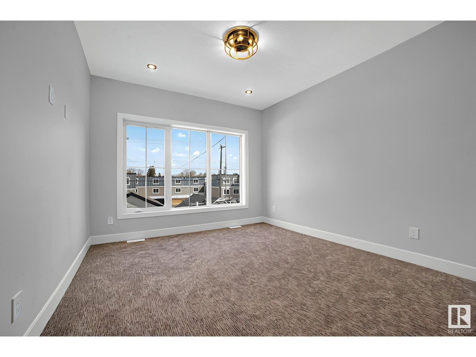 11017 125 ST Image 42