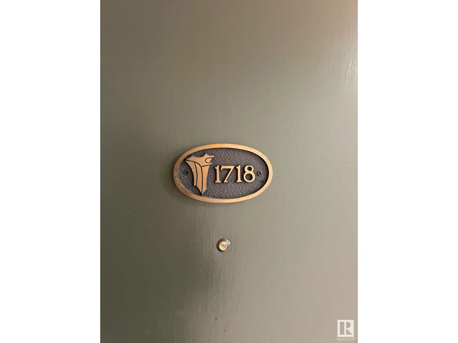 1718 STONY PLAIN RD Image 2