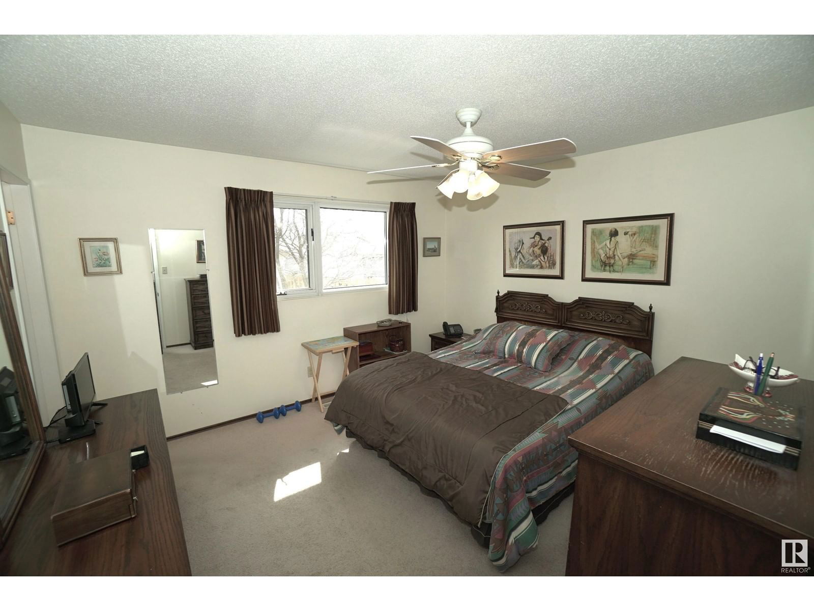 9411 139 Av Edmonton, Alberta