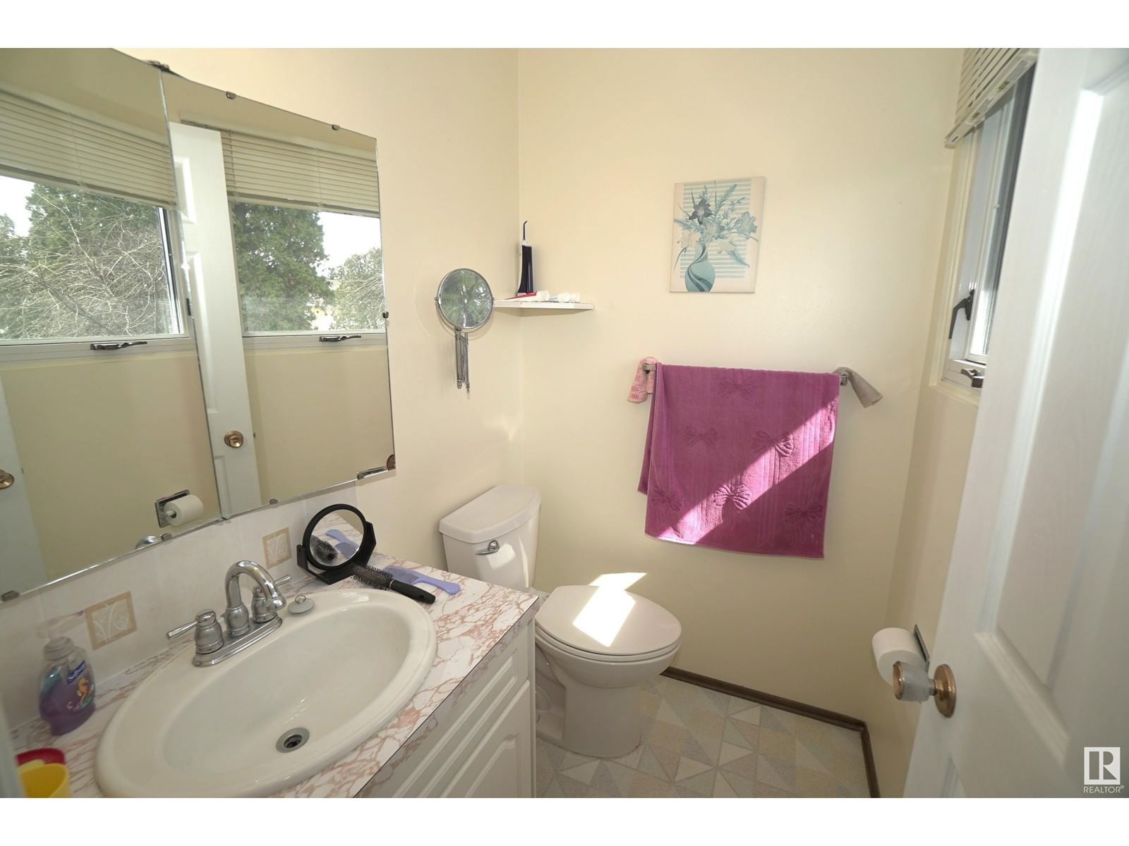 9411 139 Av Edmonton, Alberta