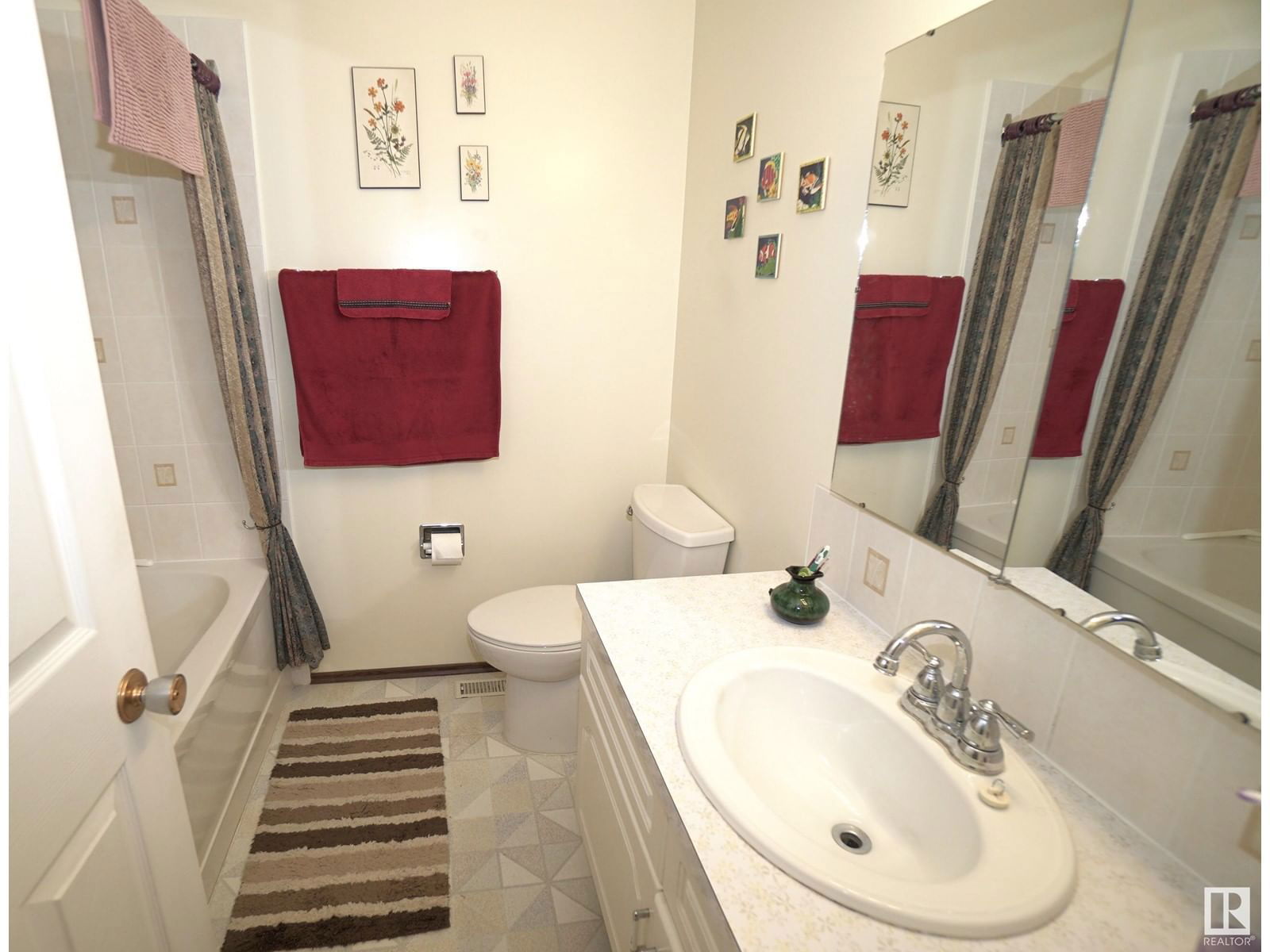 9411 139 Av Edmonton, Alberta