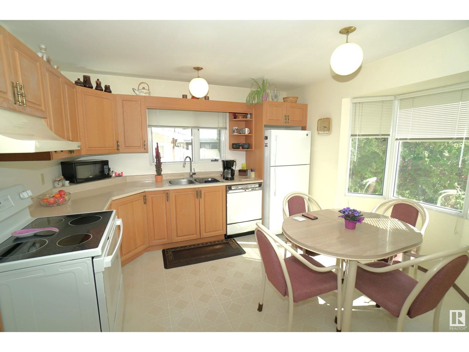 9411 139 Av Edmonton, Alberta