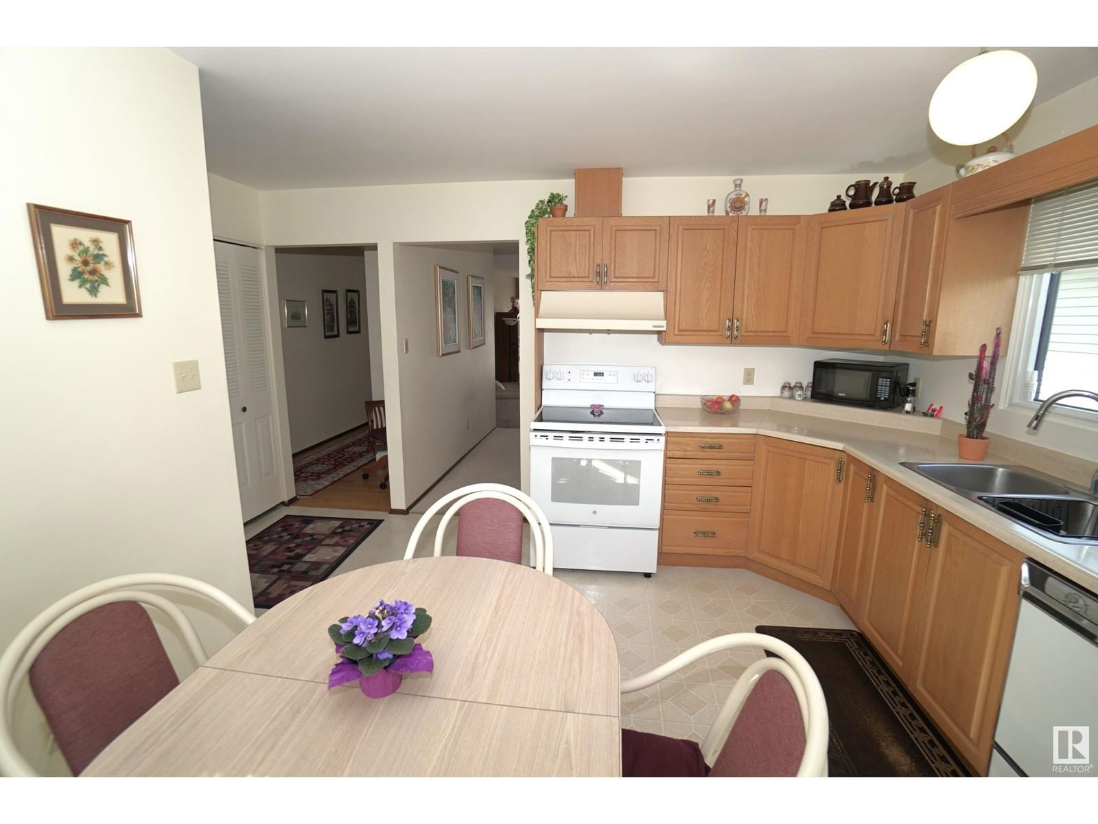 9411 139 Av Edmonton, Alberta
