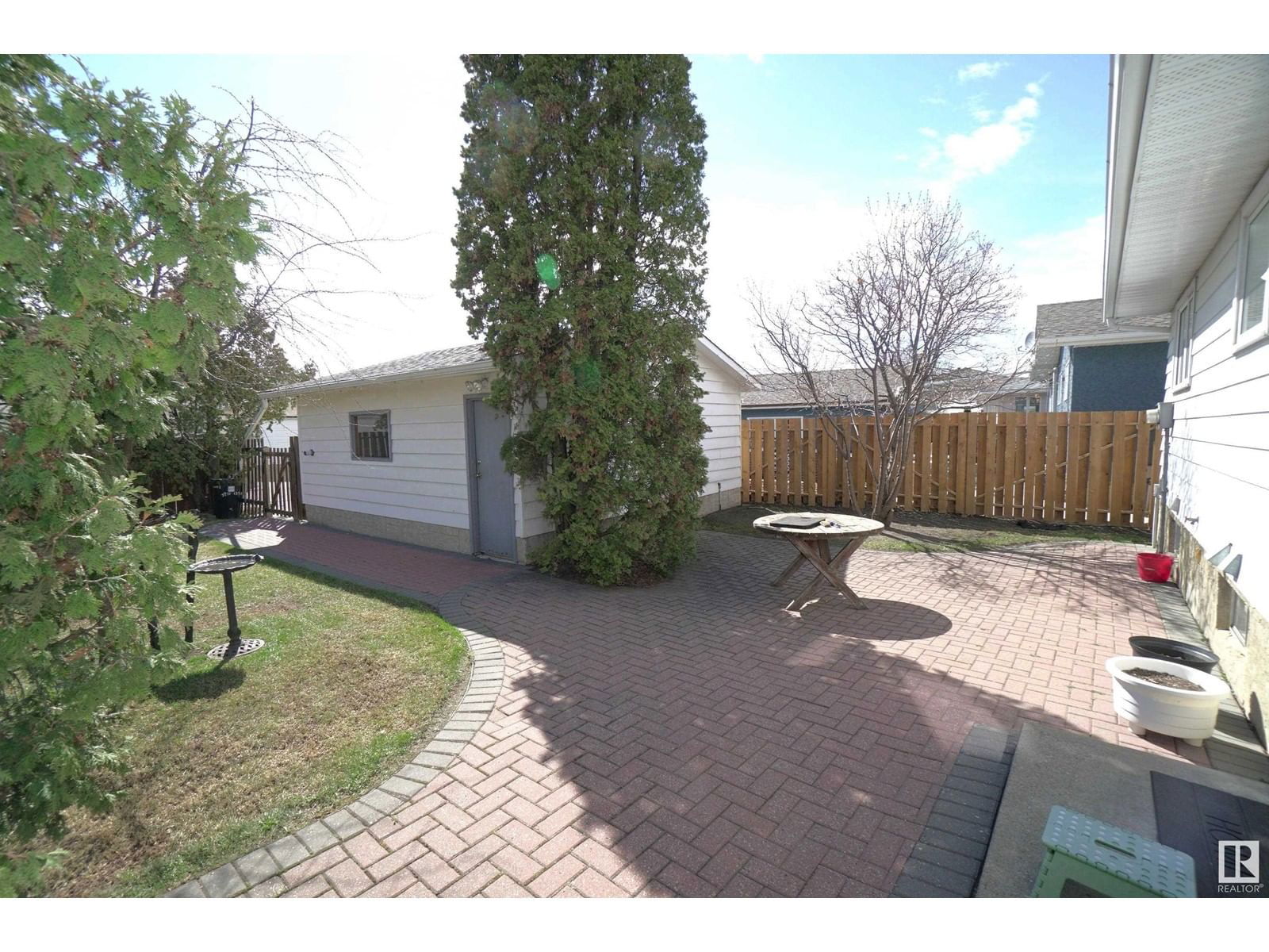 9411 139 Av Edmonton, Alberta