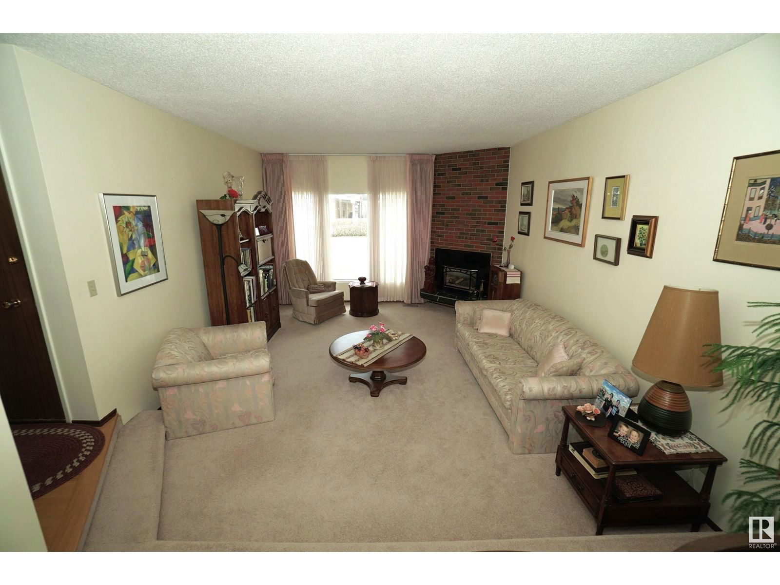 9411 139 Av Edmonton, Alberta
