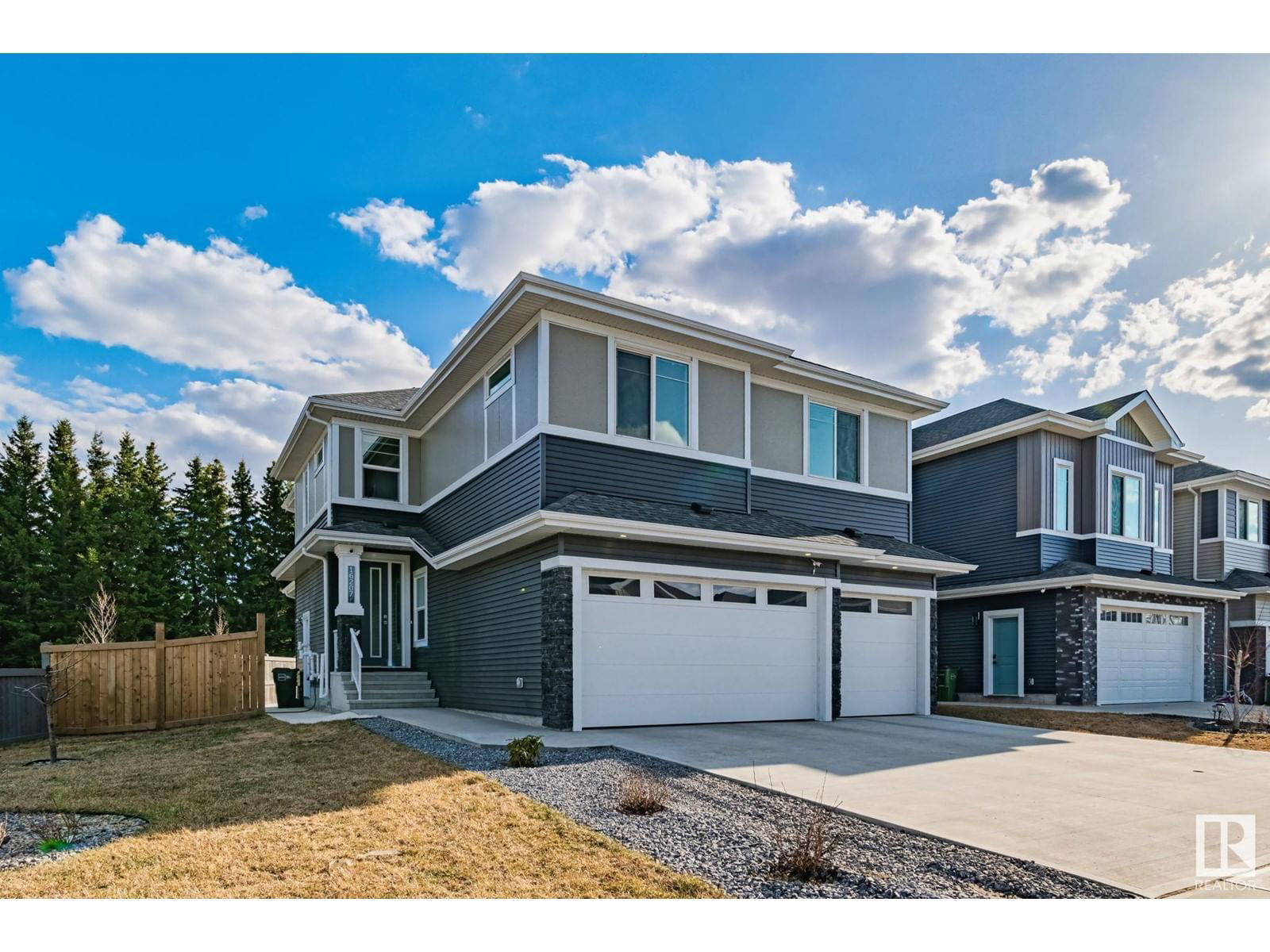SW SW - 16207 34 AV Image 2