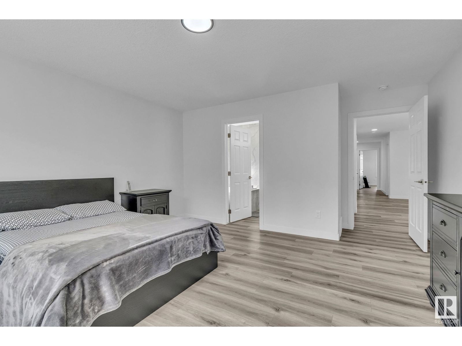 SW SW - 16207 34 AV Image 22