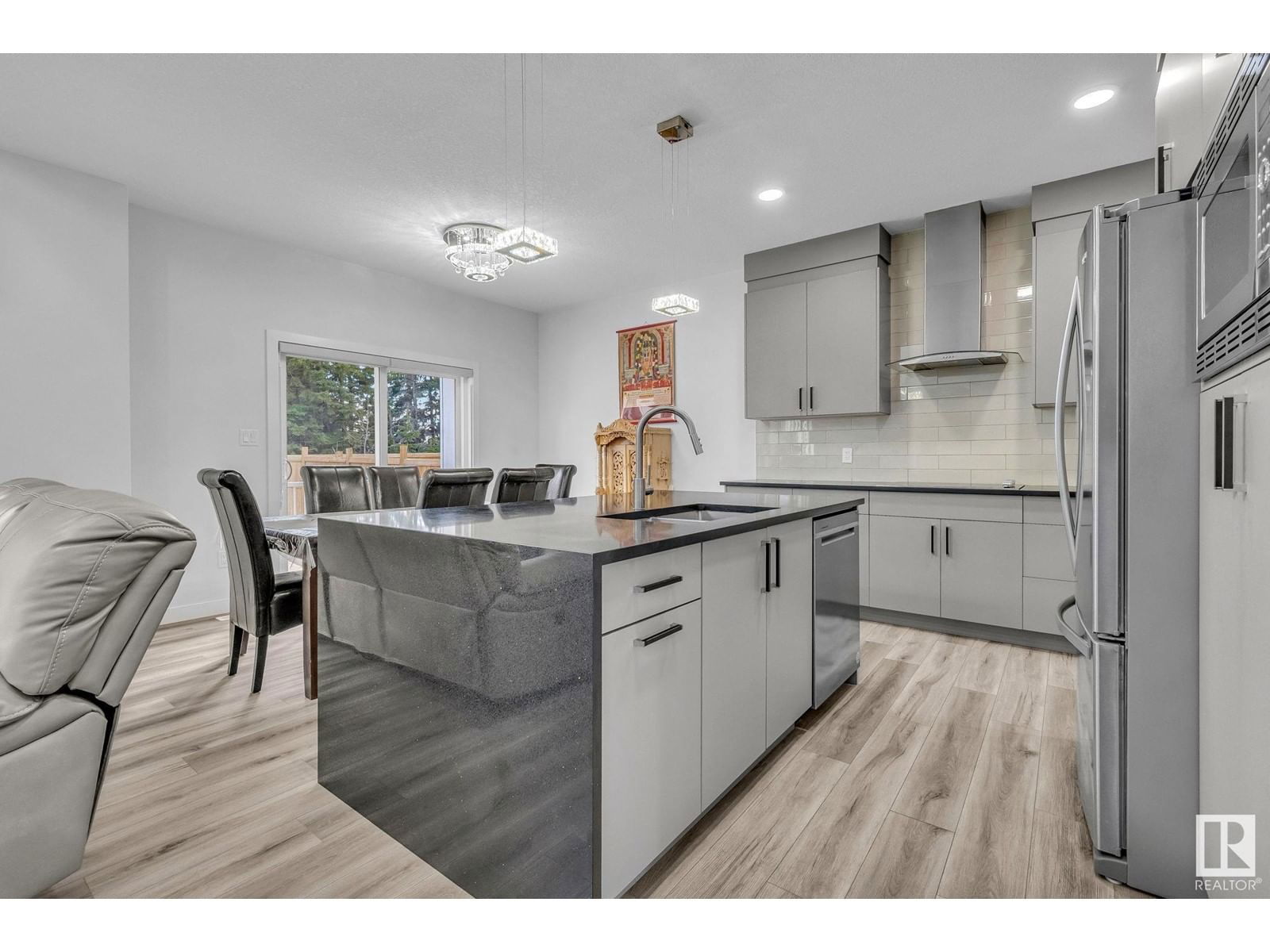 SW SW - 16207 34 AV Image 4