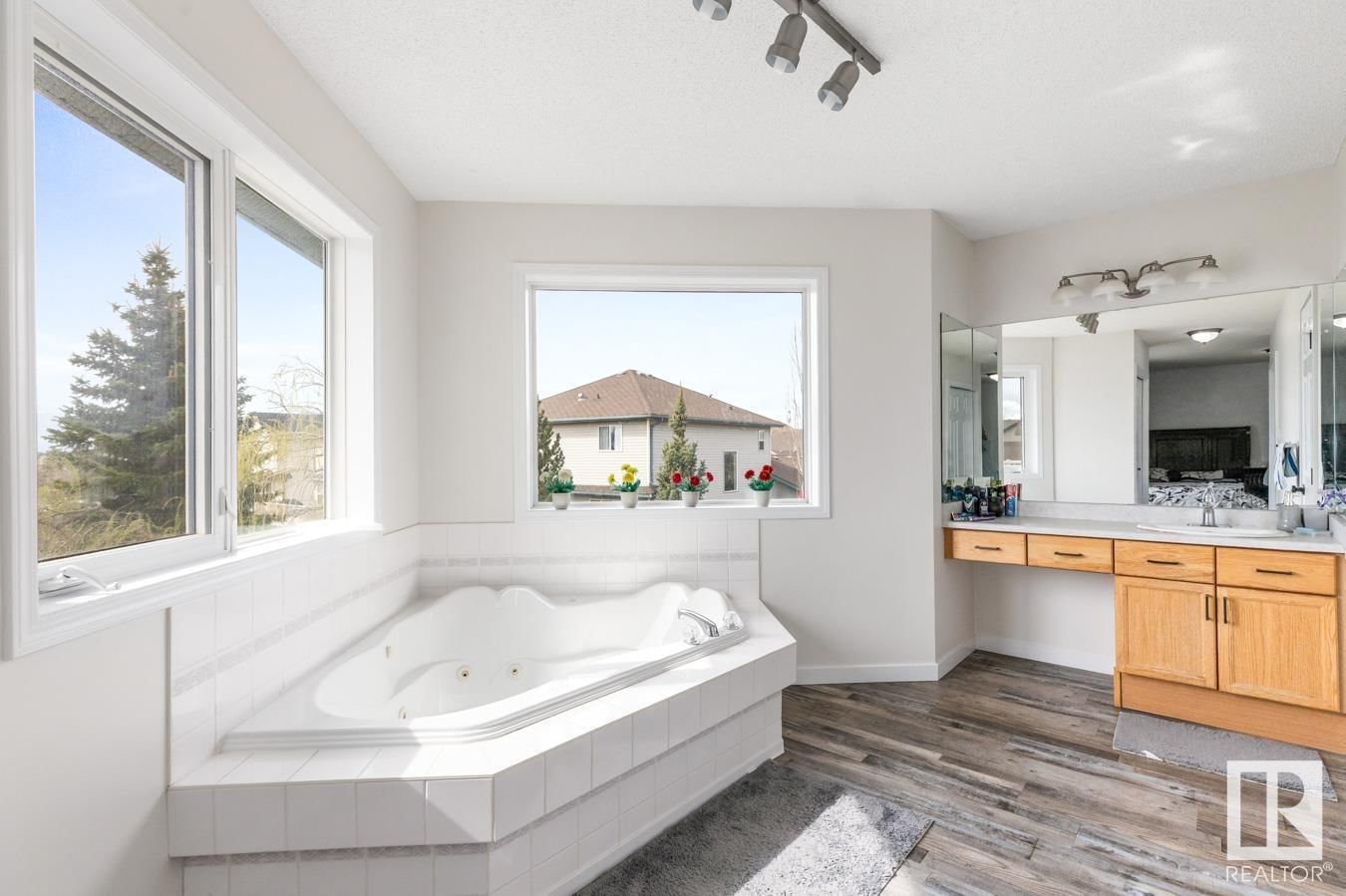 9109 164 Av Edmonton, Alberta