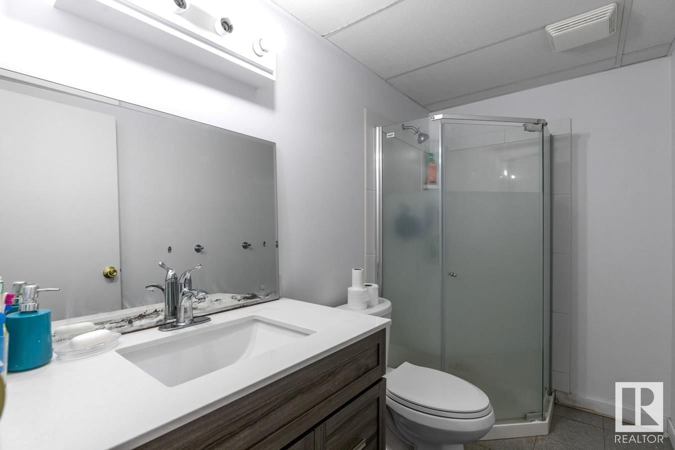 9109 164 Av Edmonton, Alberta