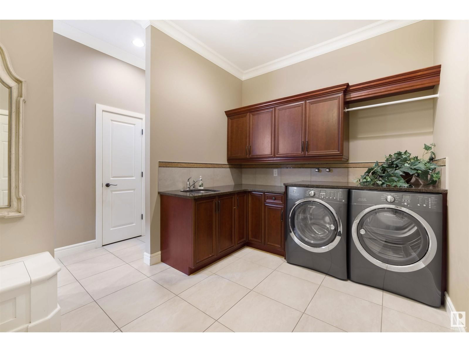 2417 TEGLER GREEN GR Image 24