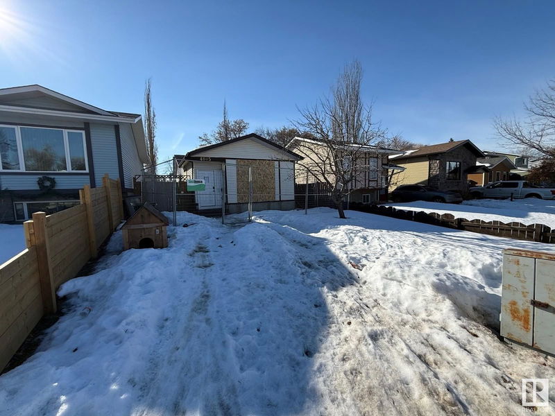 4805 44 Av Beaumont, Alberta