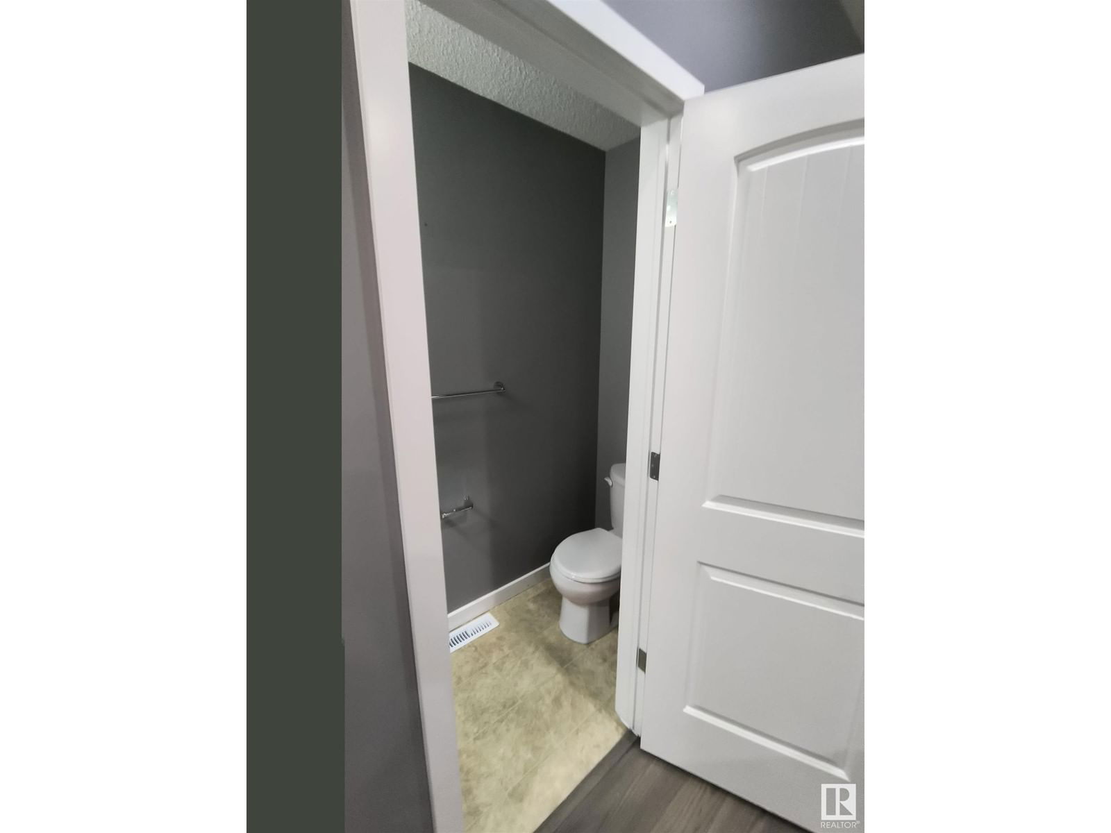 #23 - 655 WATT BV Image 17