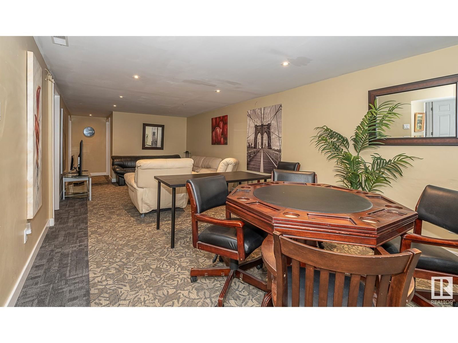 Nw - 16533 105a Av Edmonton, Alberta