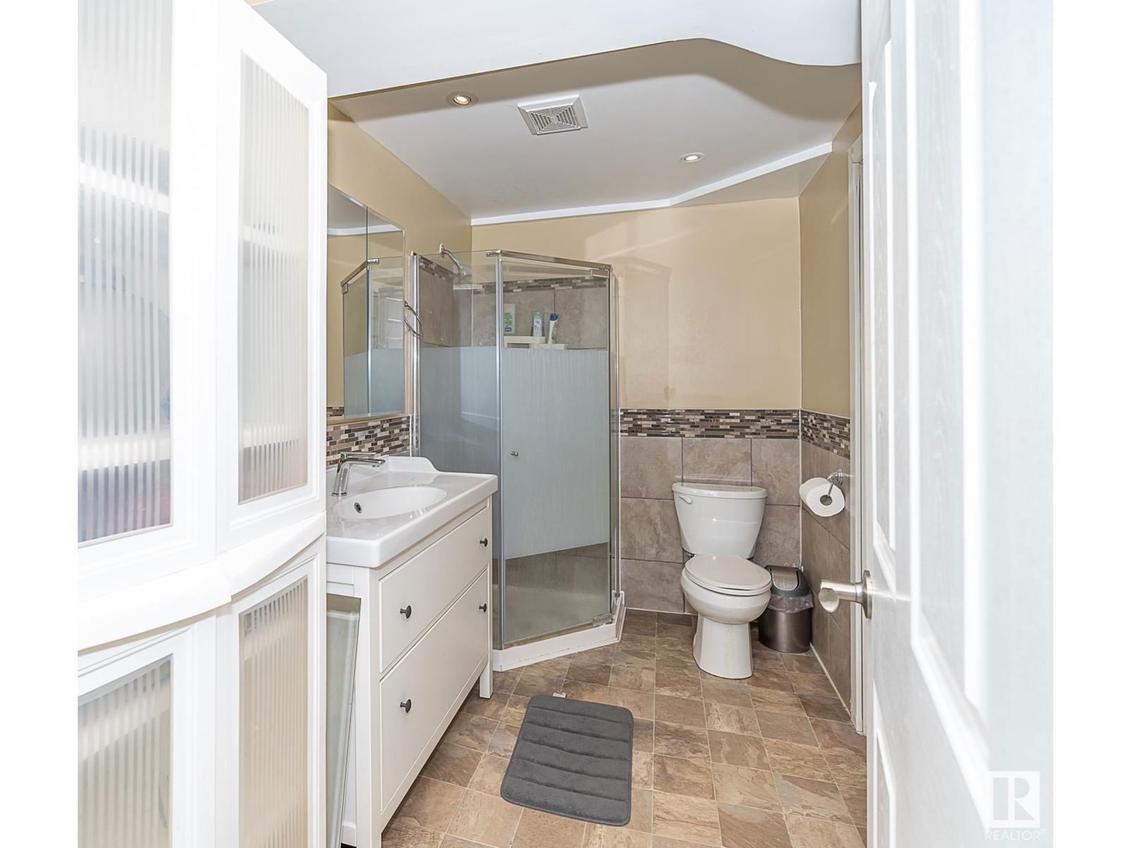 Nw - 16533 105a Av Edmonton, Alberta