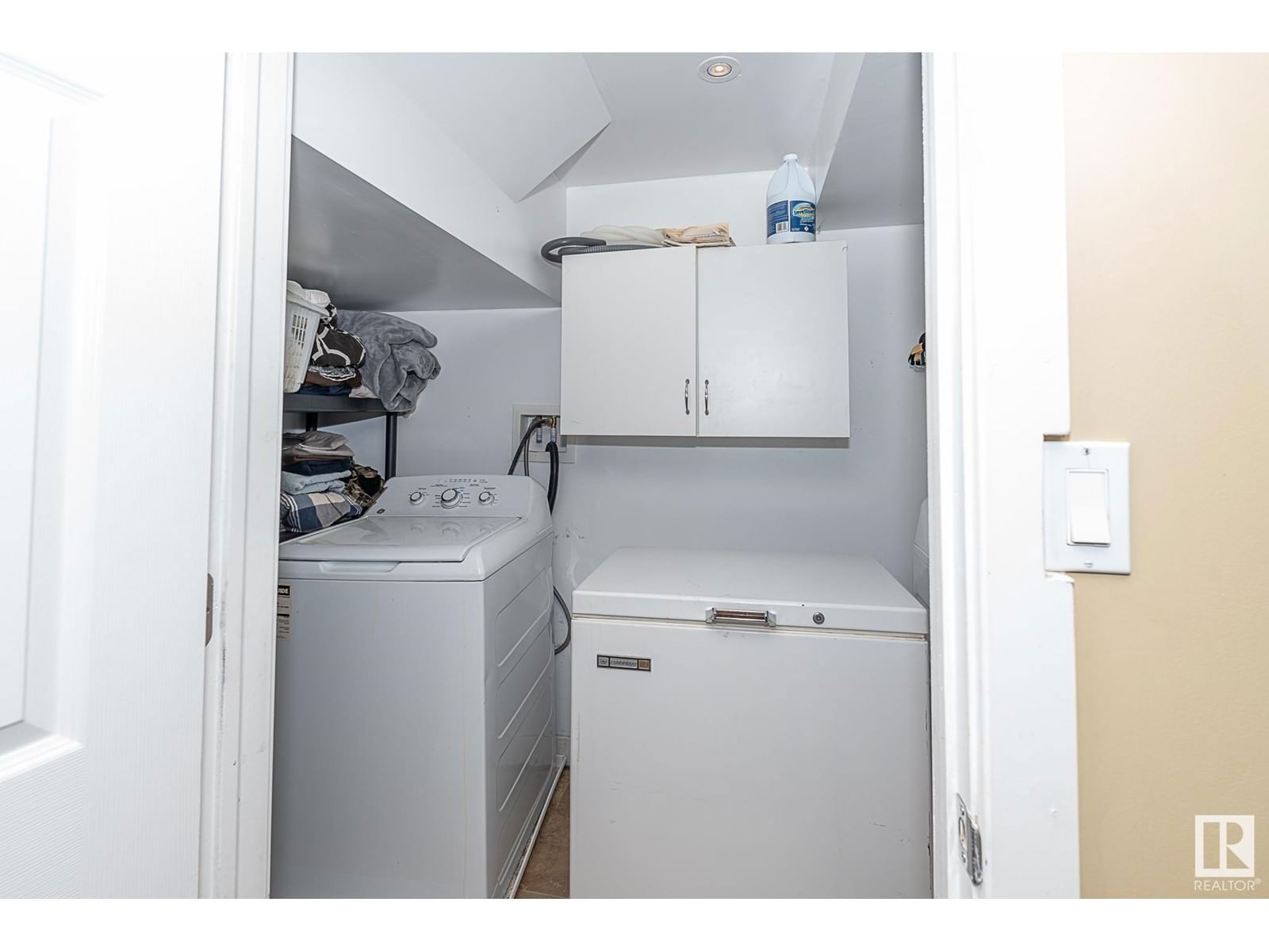 Nw - 16533 105a Av Edmonton, Alberta