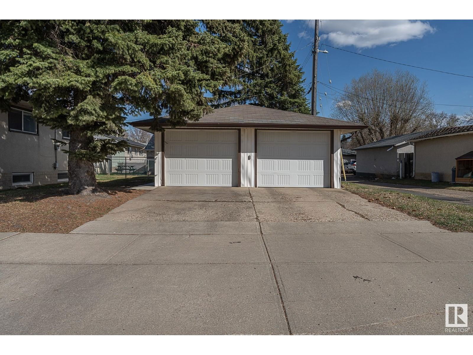 Nw - 16533 105a Av Edmonton, Alberta