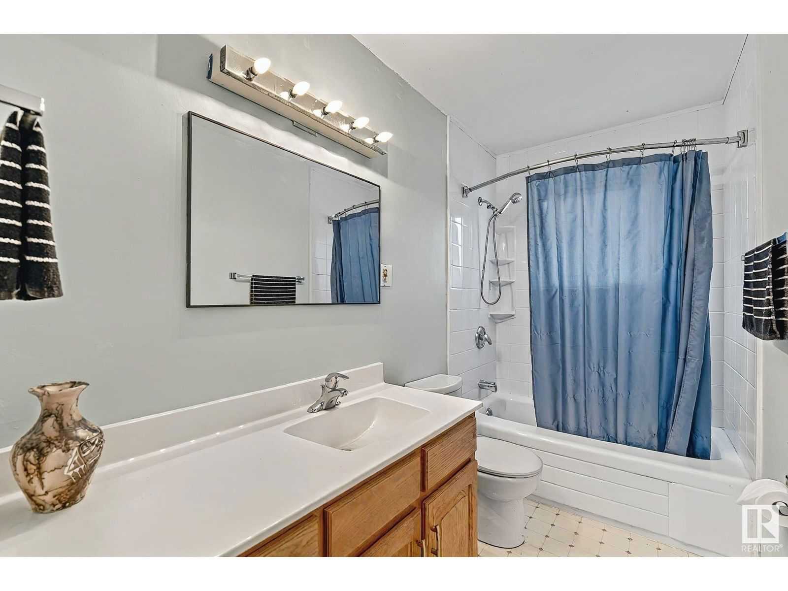 10507 134a Av Edmonton, Alberta