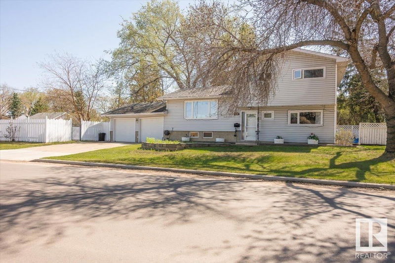 8007 125 Av Edmonton, Alberta