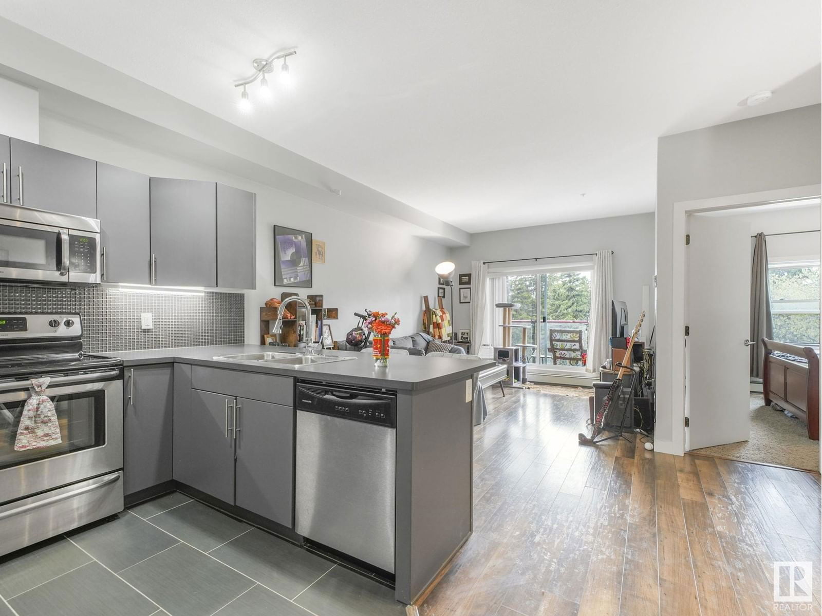 #403 - 10611 117 ST Image 10