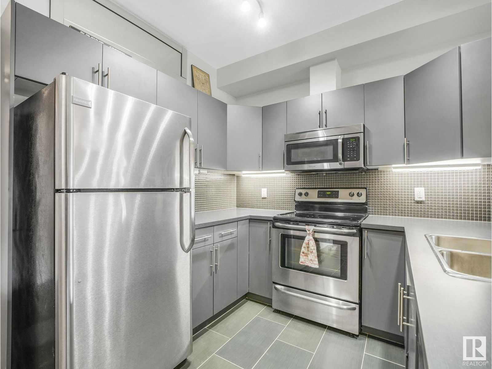 #403 - 10611 117 ST Image 8