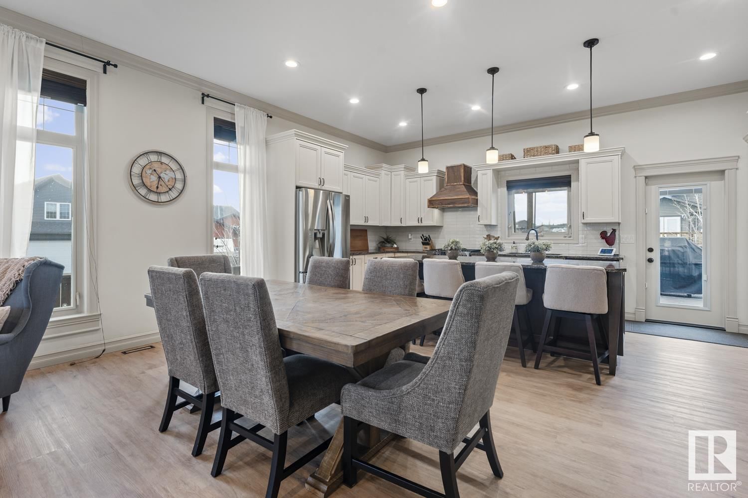 1214 18 AV Image 19