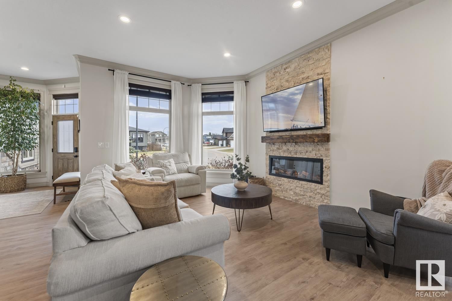 1214 18 AV Image 24