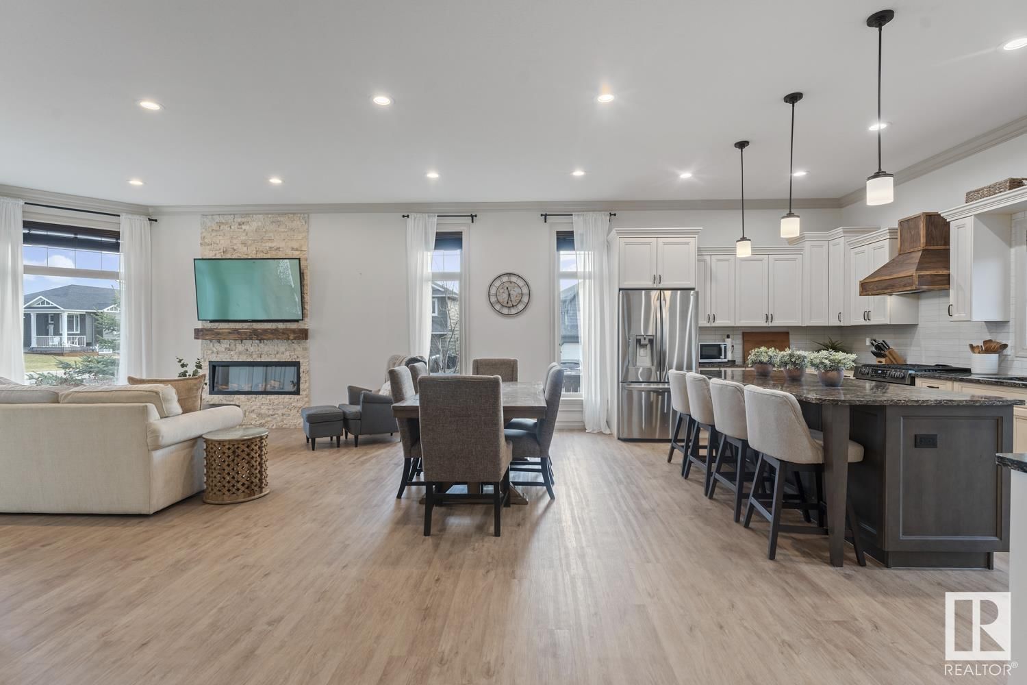 1214 18 AV Image 25