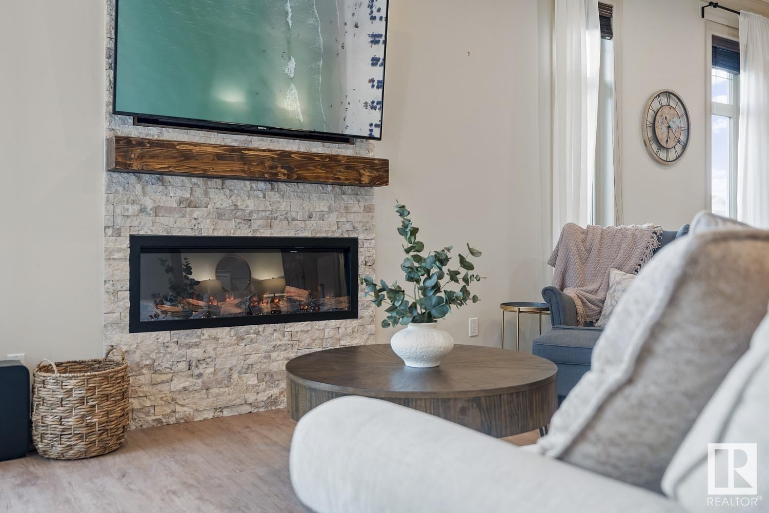 1214 18 AV Image 27