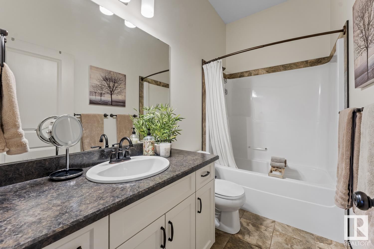 1214 18 AV Image 31