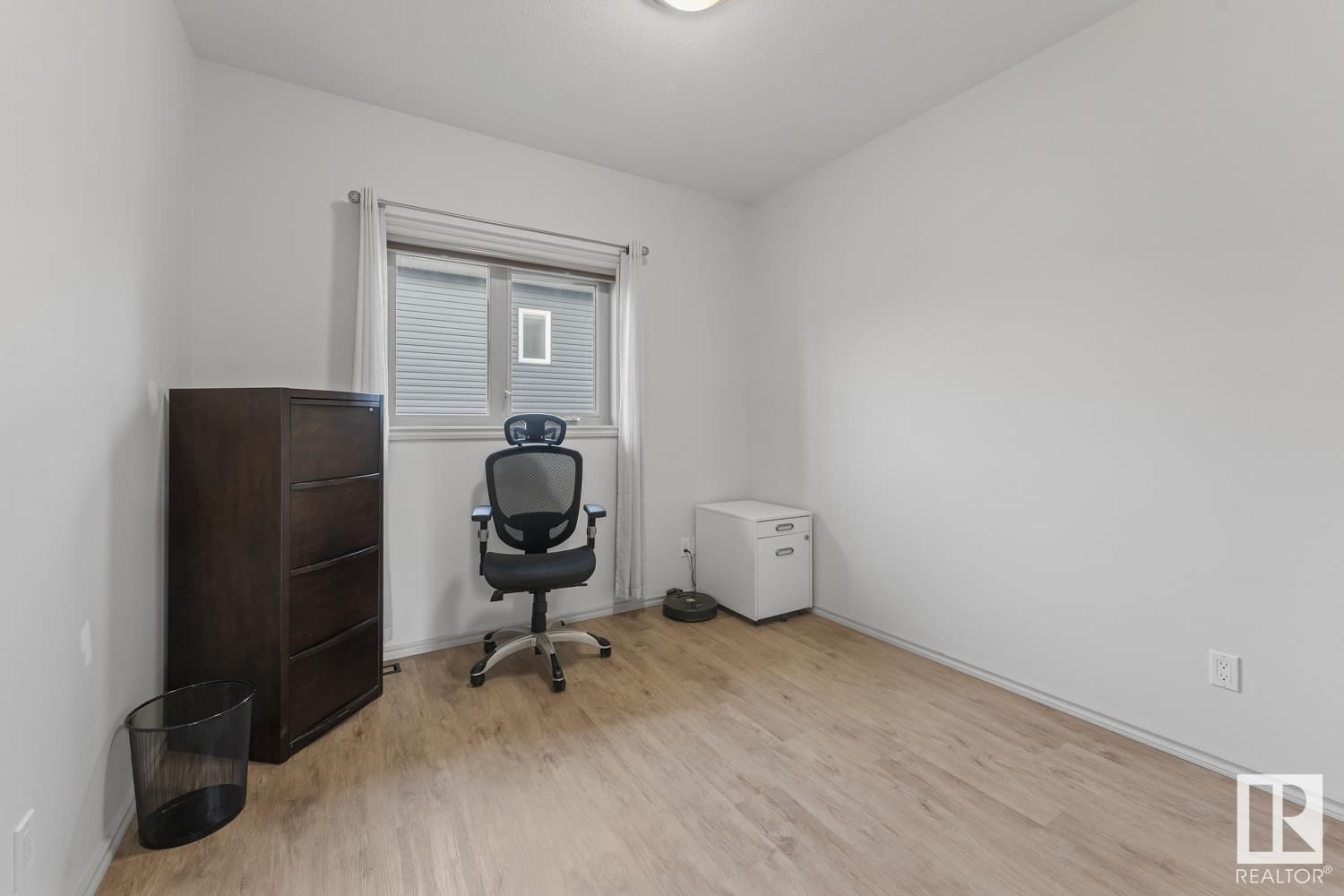 1214 18 AV Image 32